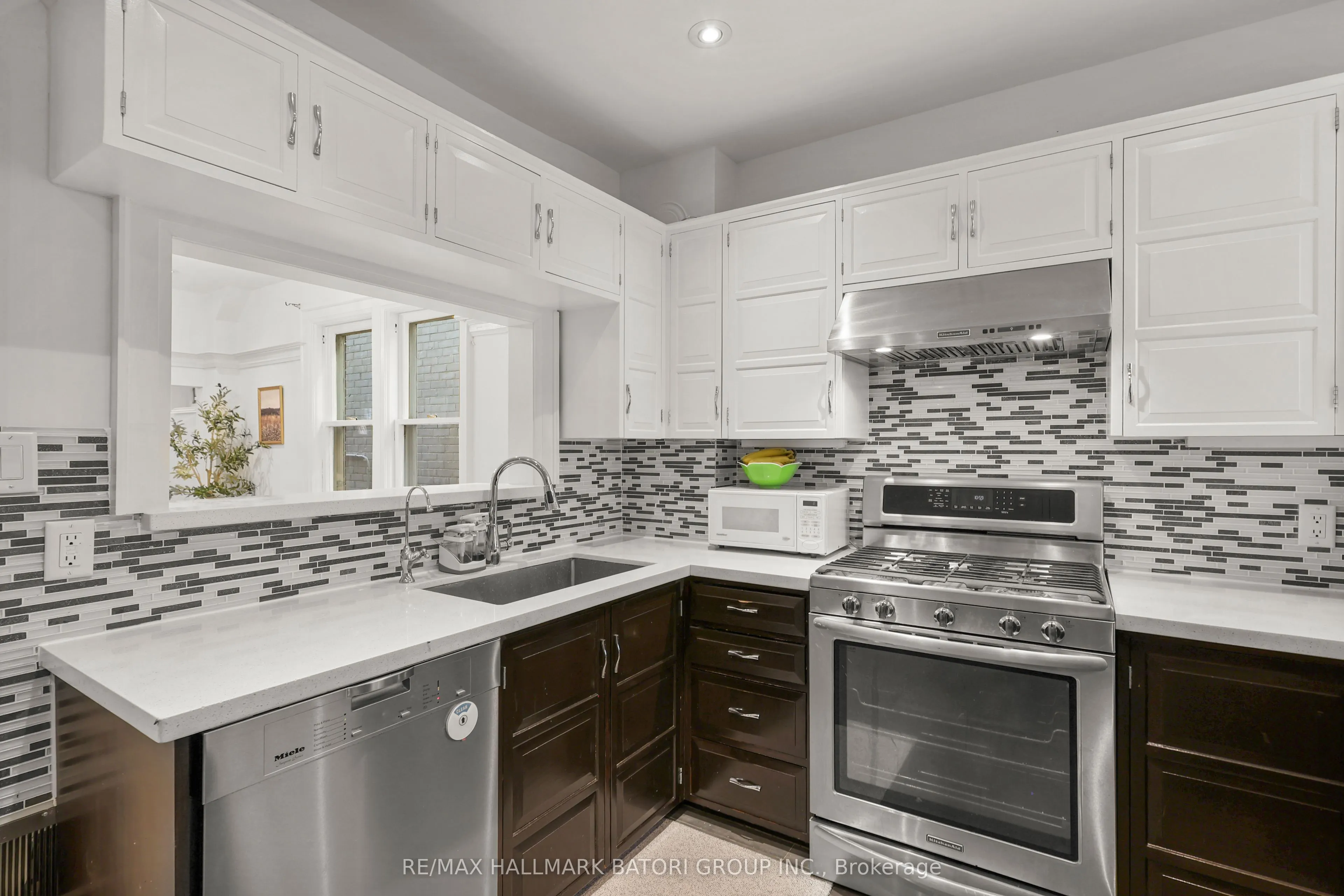104 Orchard View Boulevard