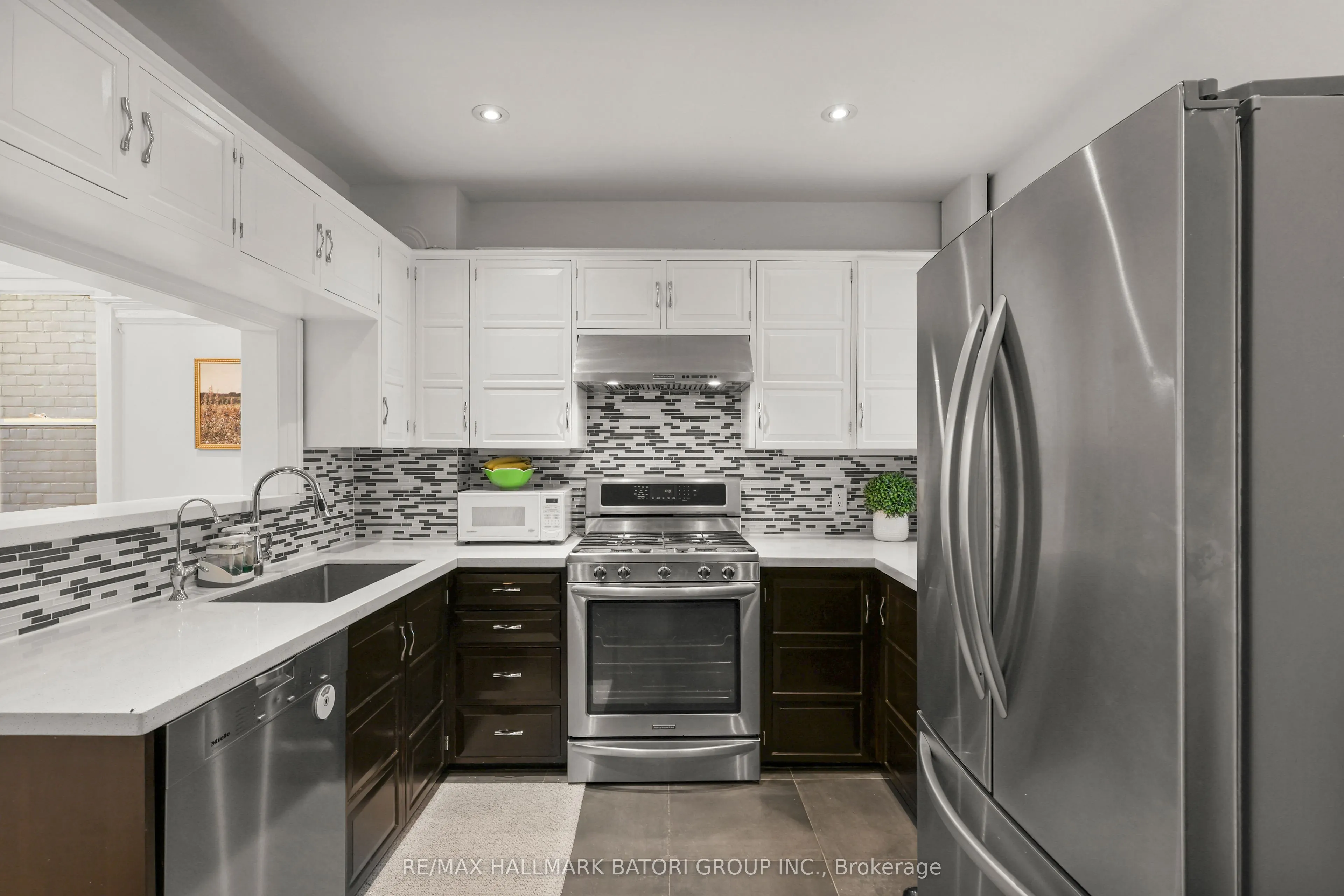 104 Orchard View Boulevard