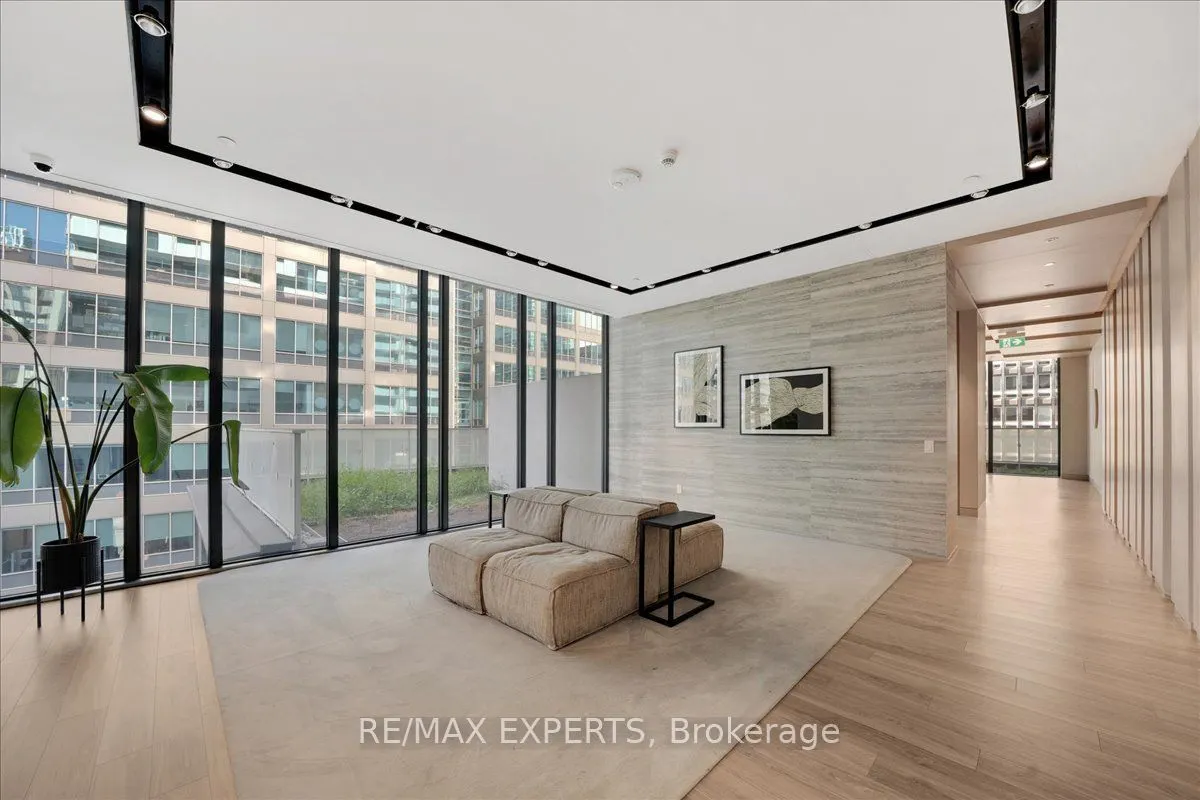 25 Richmond Street E #1815