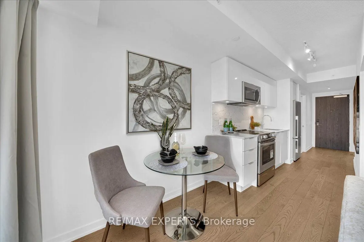 25 Richmond Street E #1815