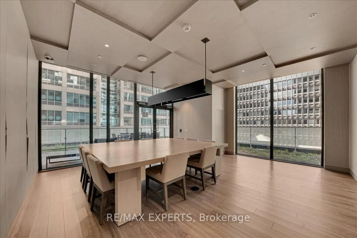 25 Richmond Street E #1815