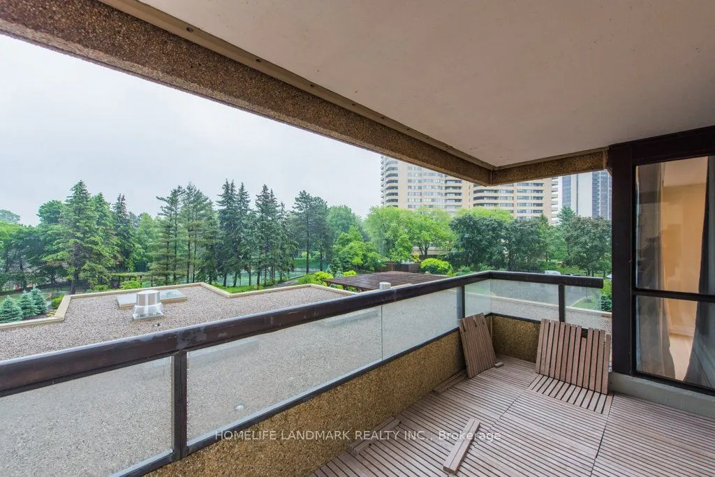 1 Concorde Place #306