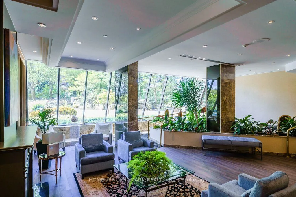 1 Concorde Place #306