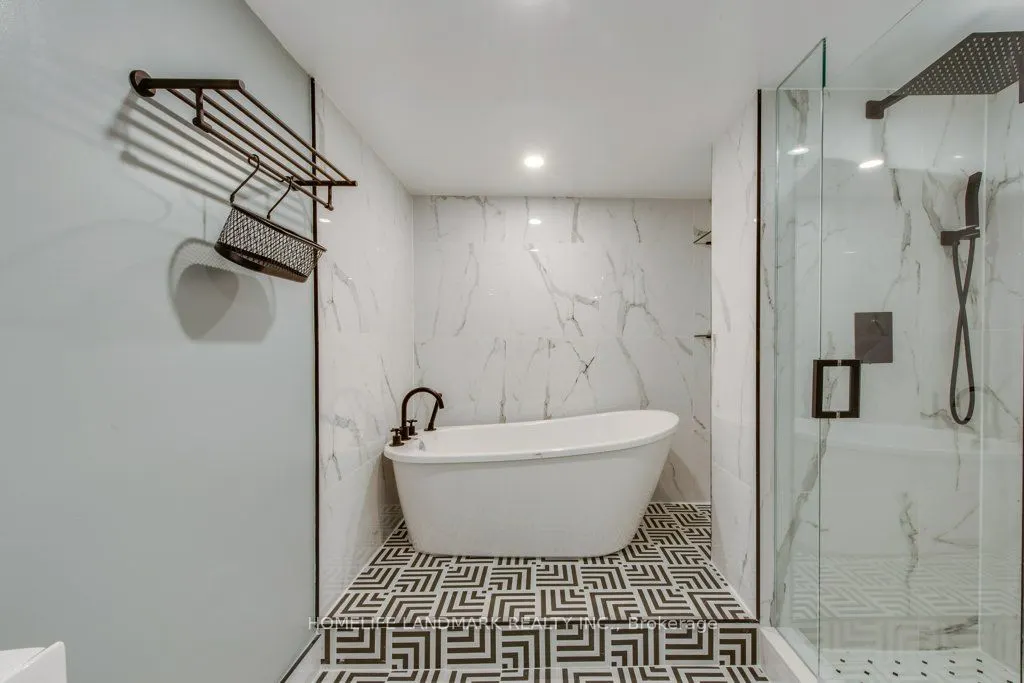 1 Concorde Place #306