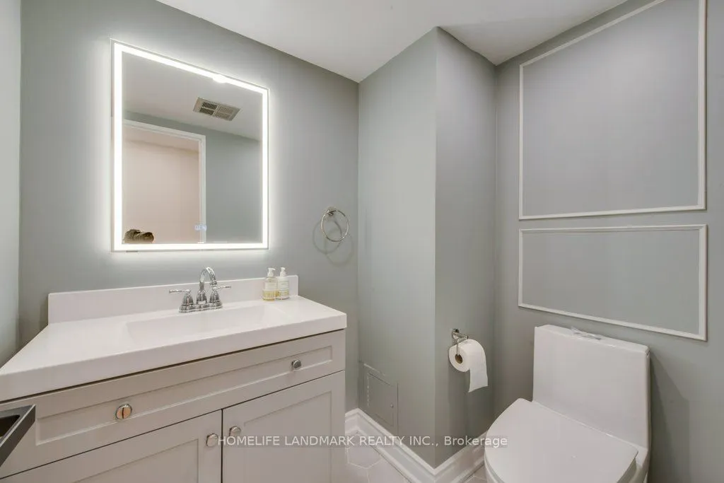 1 Concorde Place #306