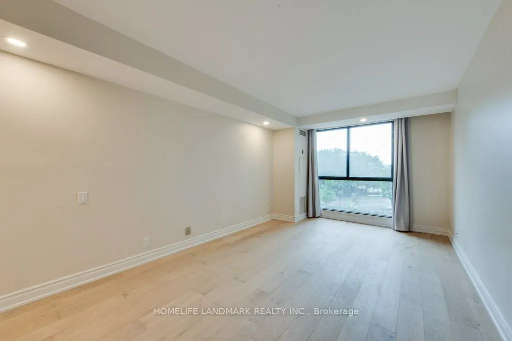 1 Concorde Place #306