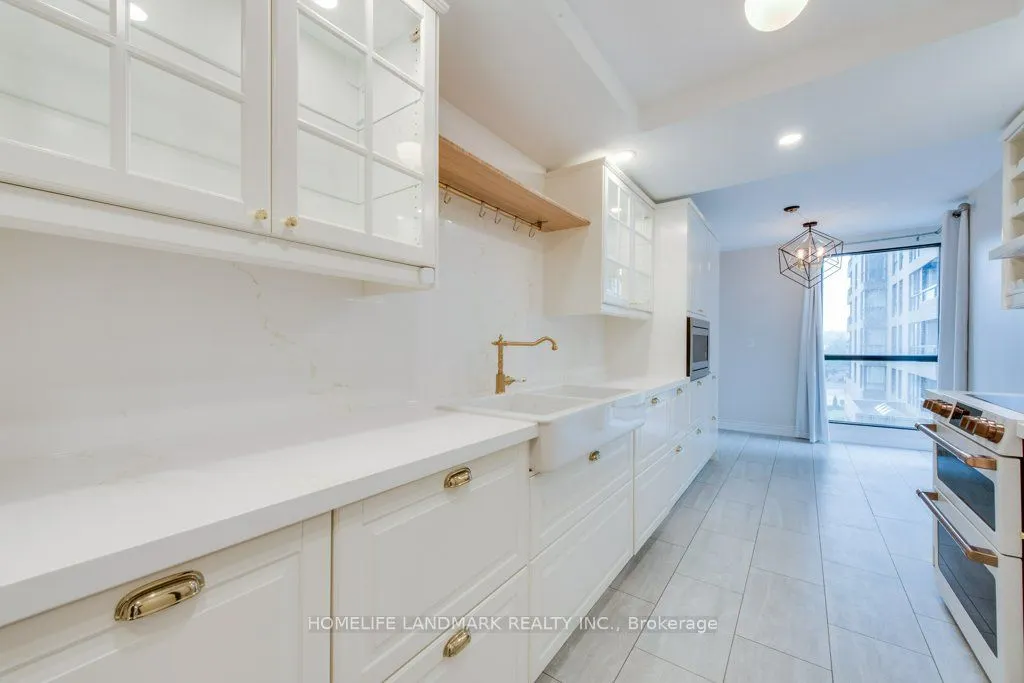 1 Concorde Place #306