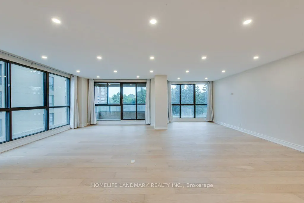 1 Concorde Place #306