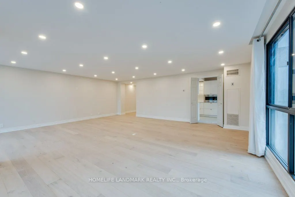 1 Concorde Place #306
