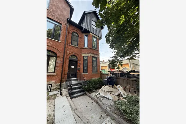 272 Seaton Street