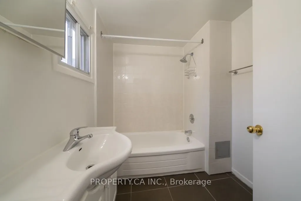 281 Augusta Avenue #2-3