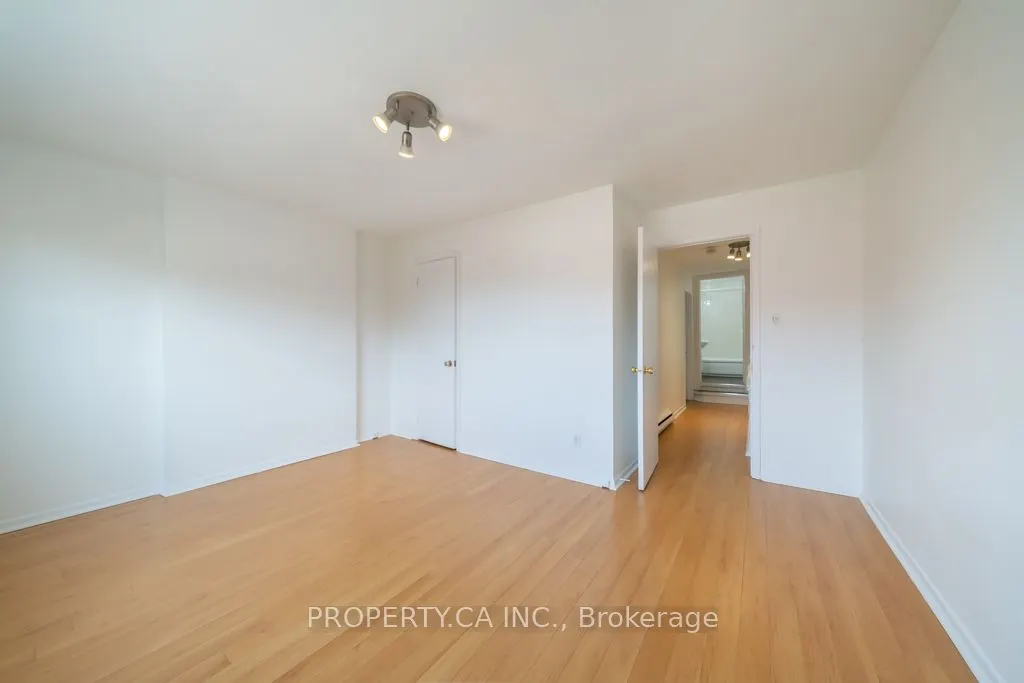 281 Augusta Avenue #2-3