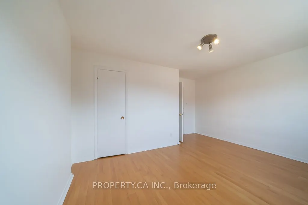 281 Augusta Avenue #2-3