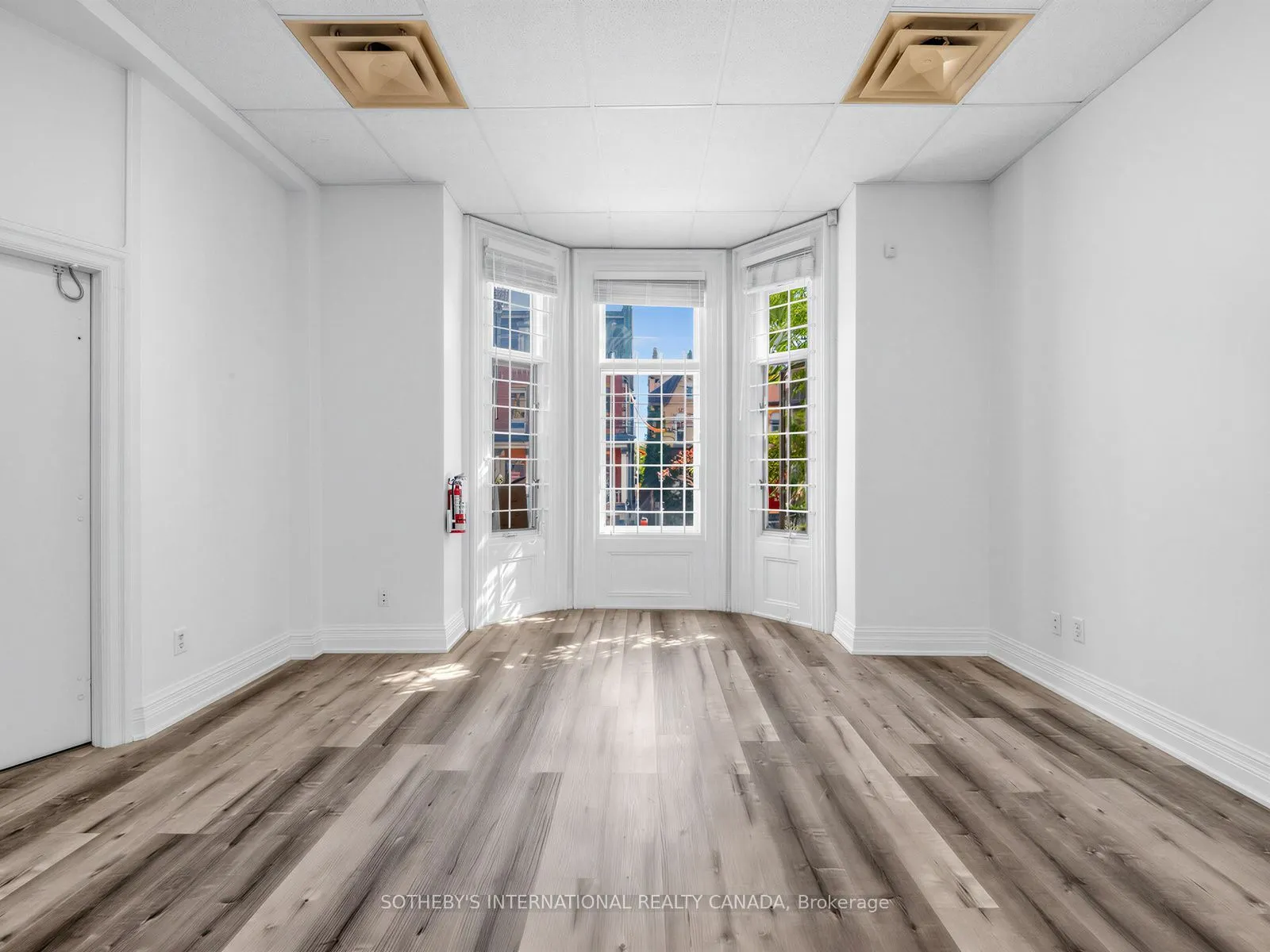 212 Carlton Street #Main