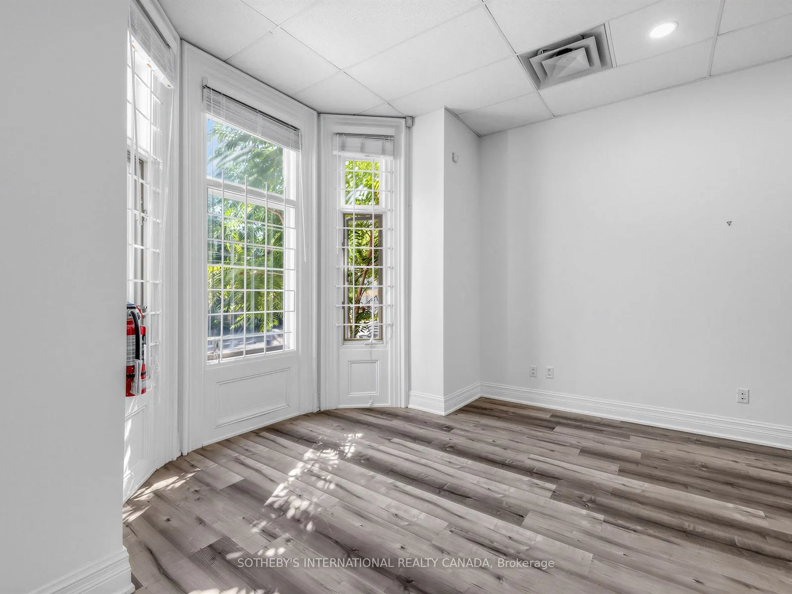 212 Carlton Street #Main