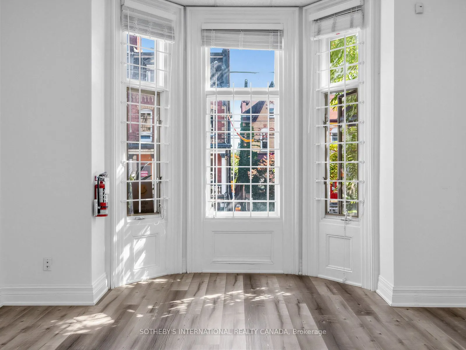 212 Carlton Street #Main