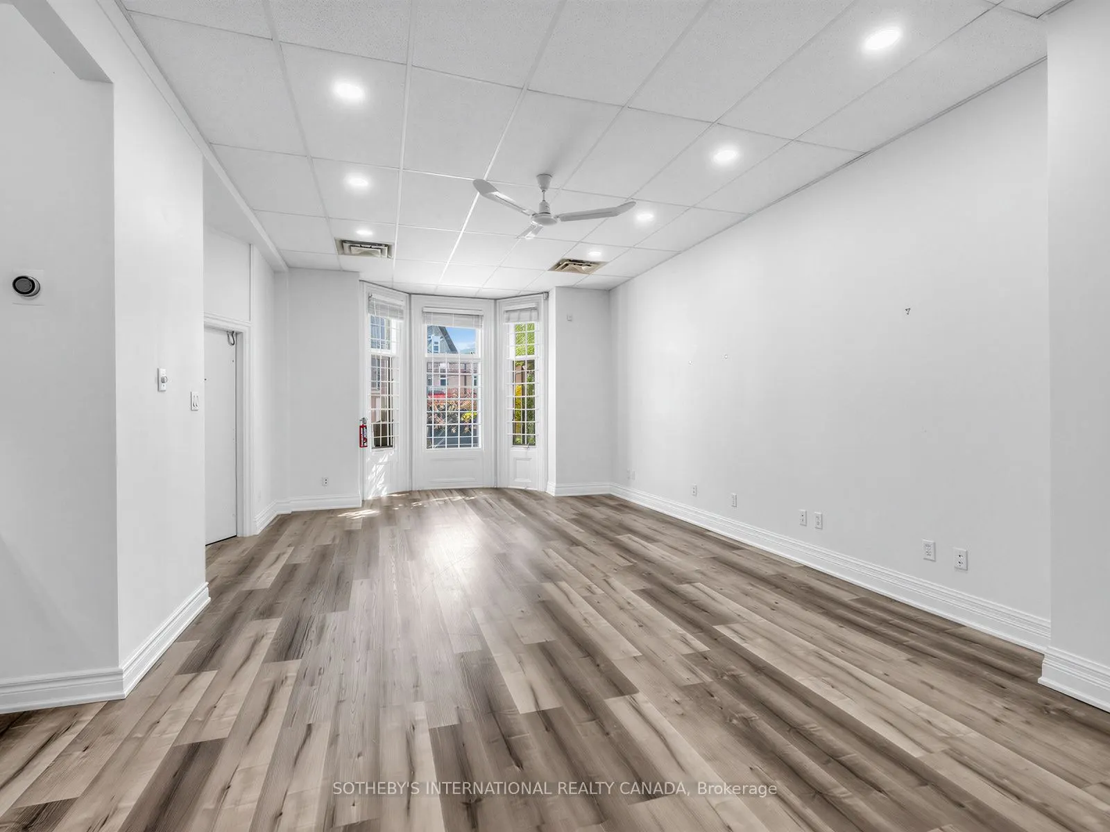 212 Carlton Street #Main
