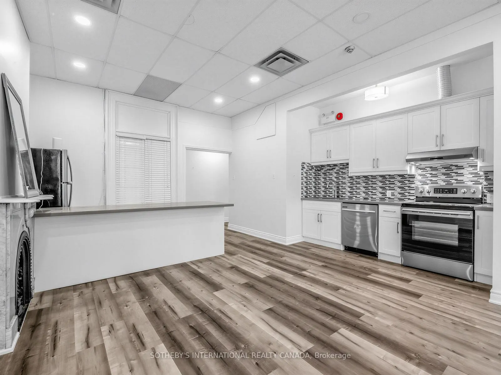 212 Carlton Street #Main