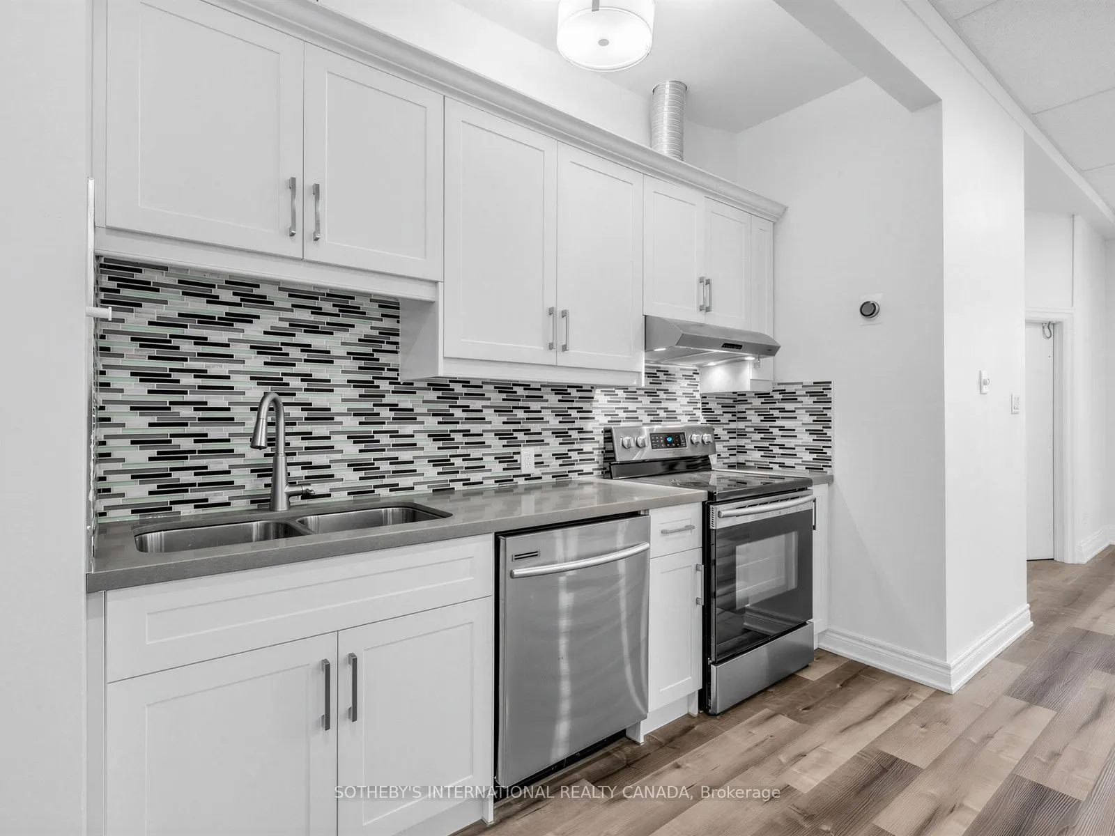 212 Carlton Street #Main