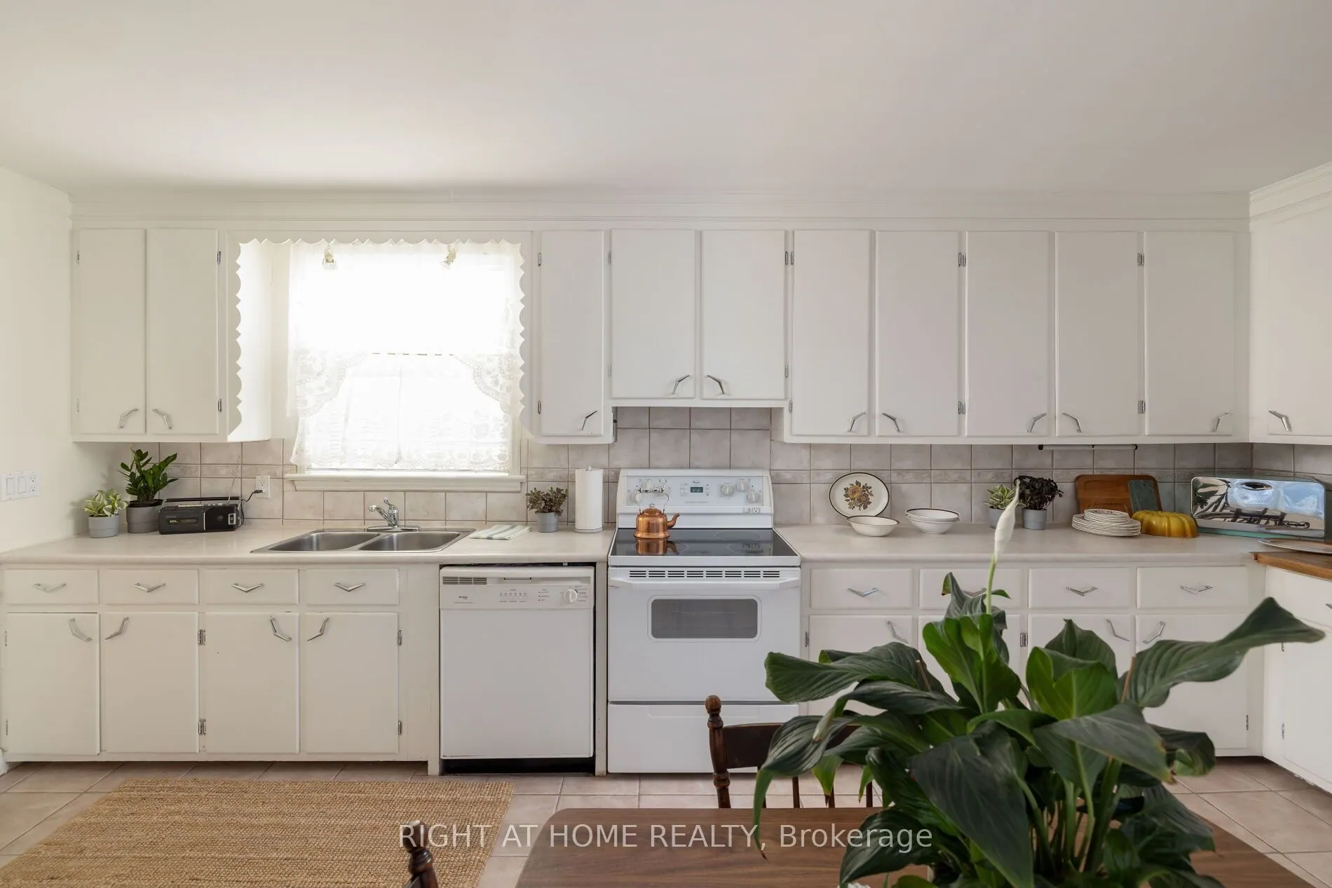 239 Seaton Street