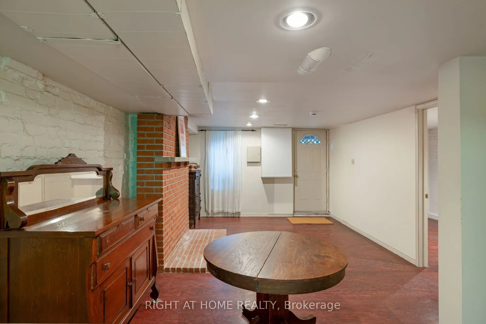 239 Seaton Street