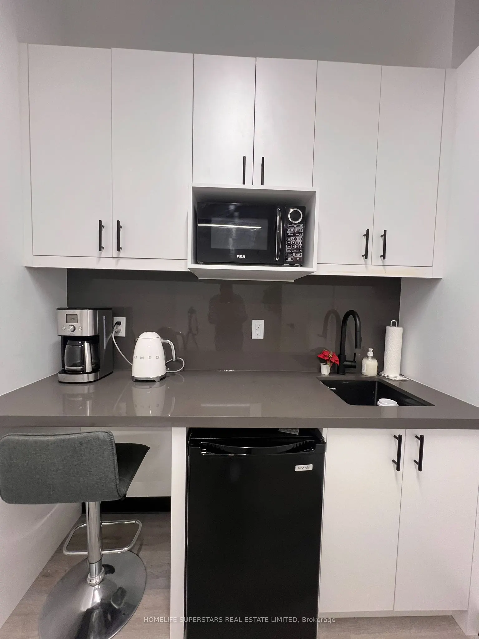 130 Queens Quay E #717