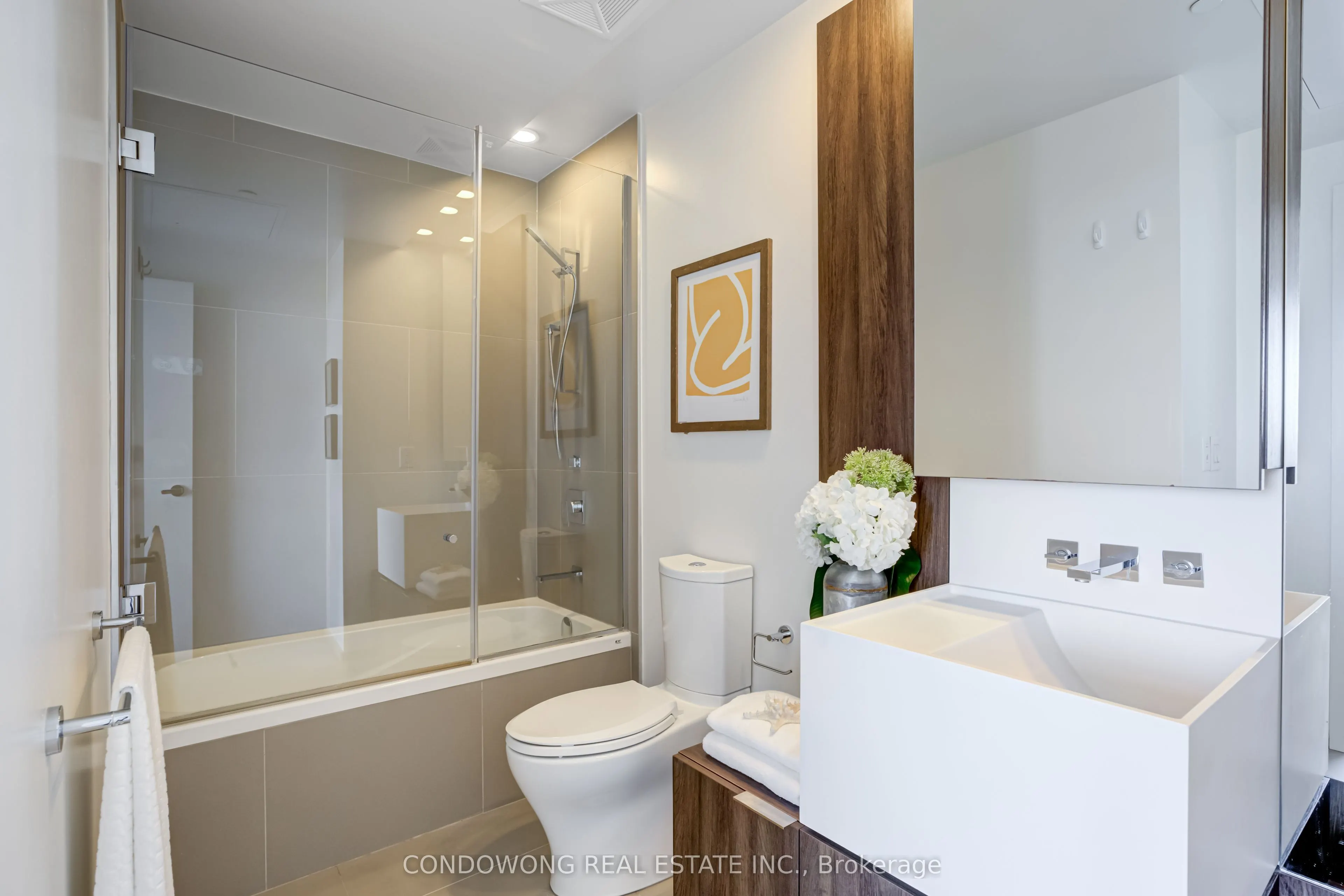 1 Bloor Street E #4710