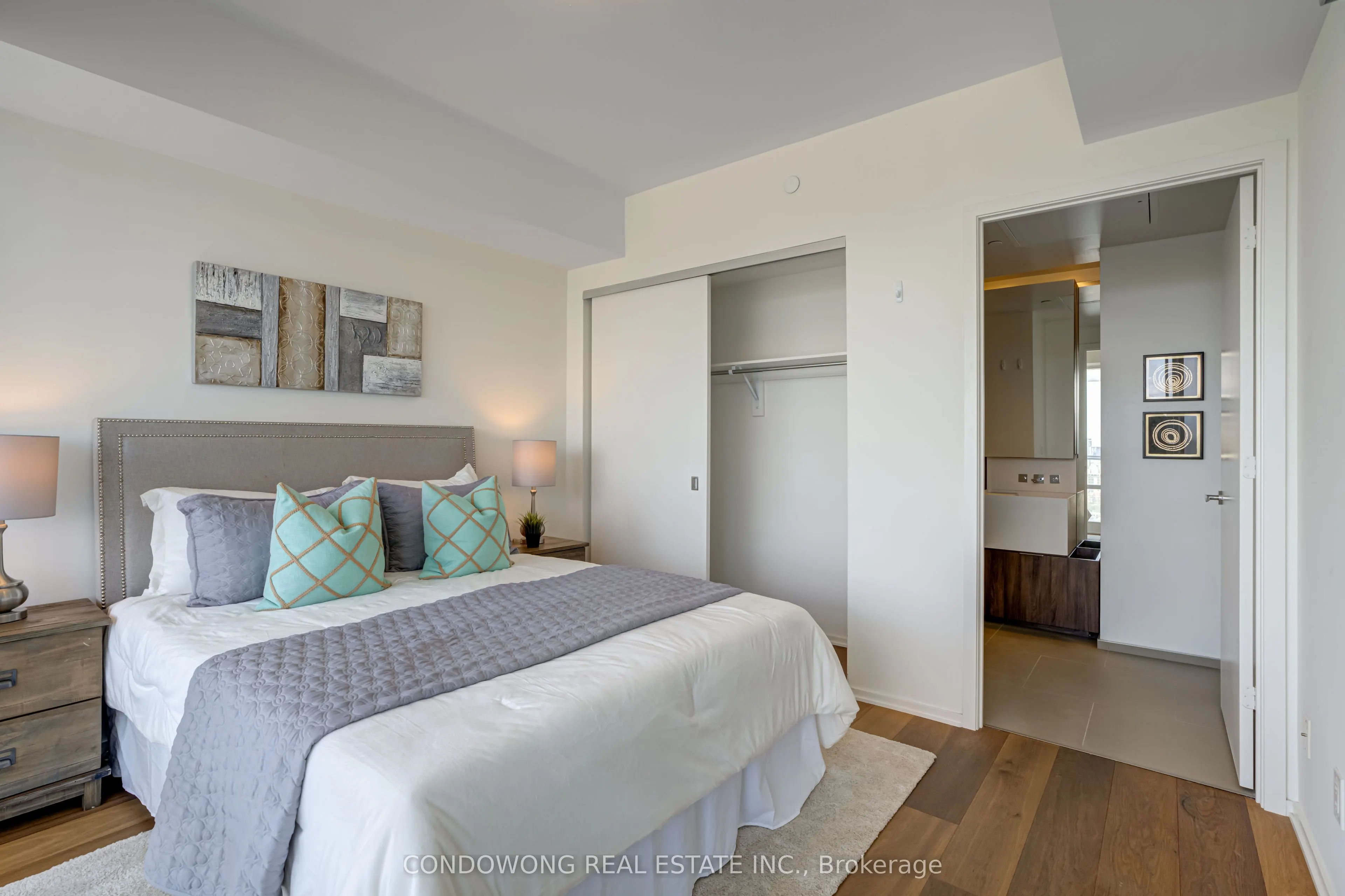 1 Bloor Street E #4710