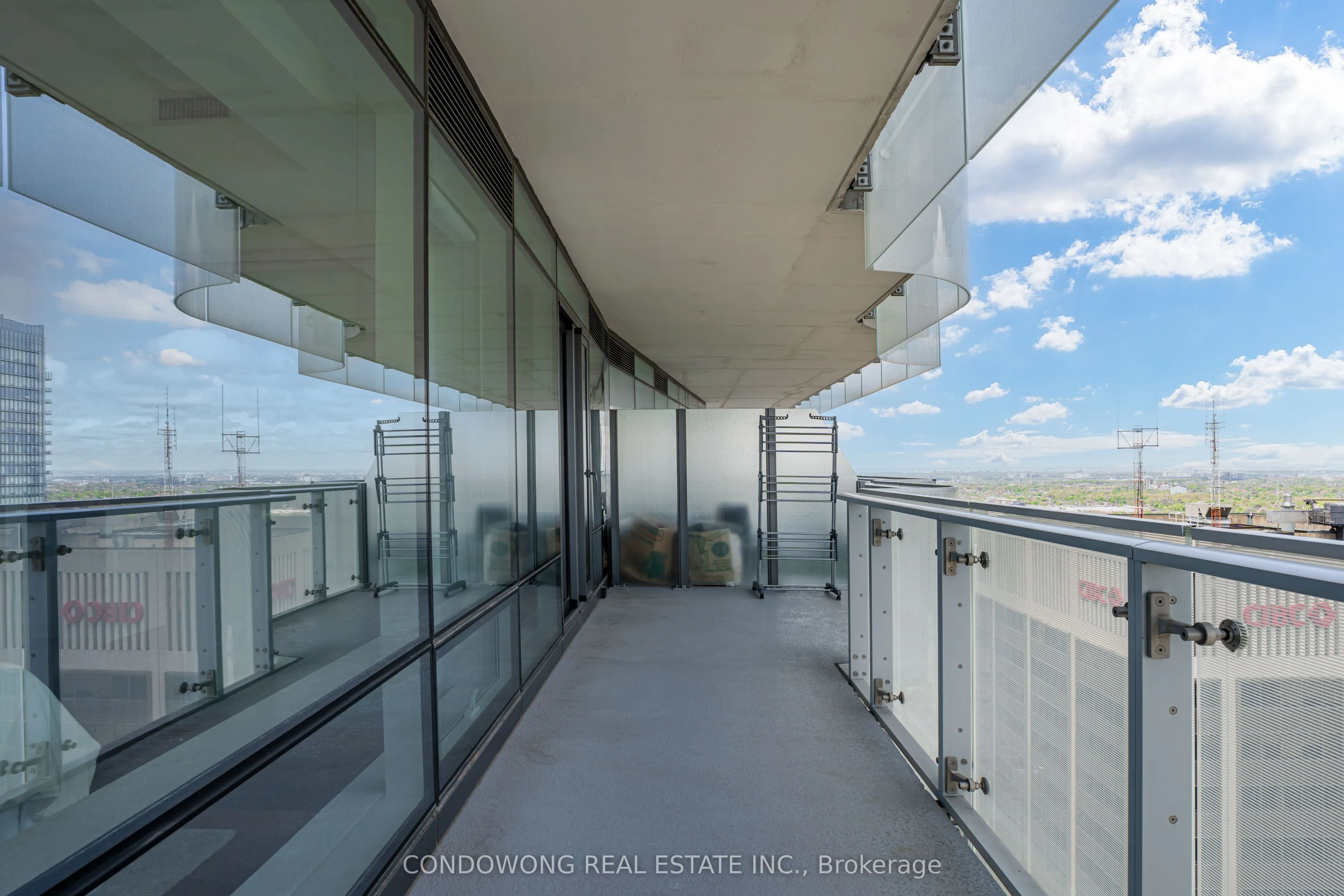 1 Bloor Street E #4710
