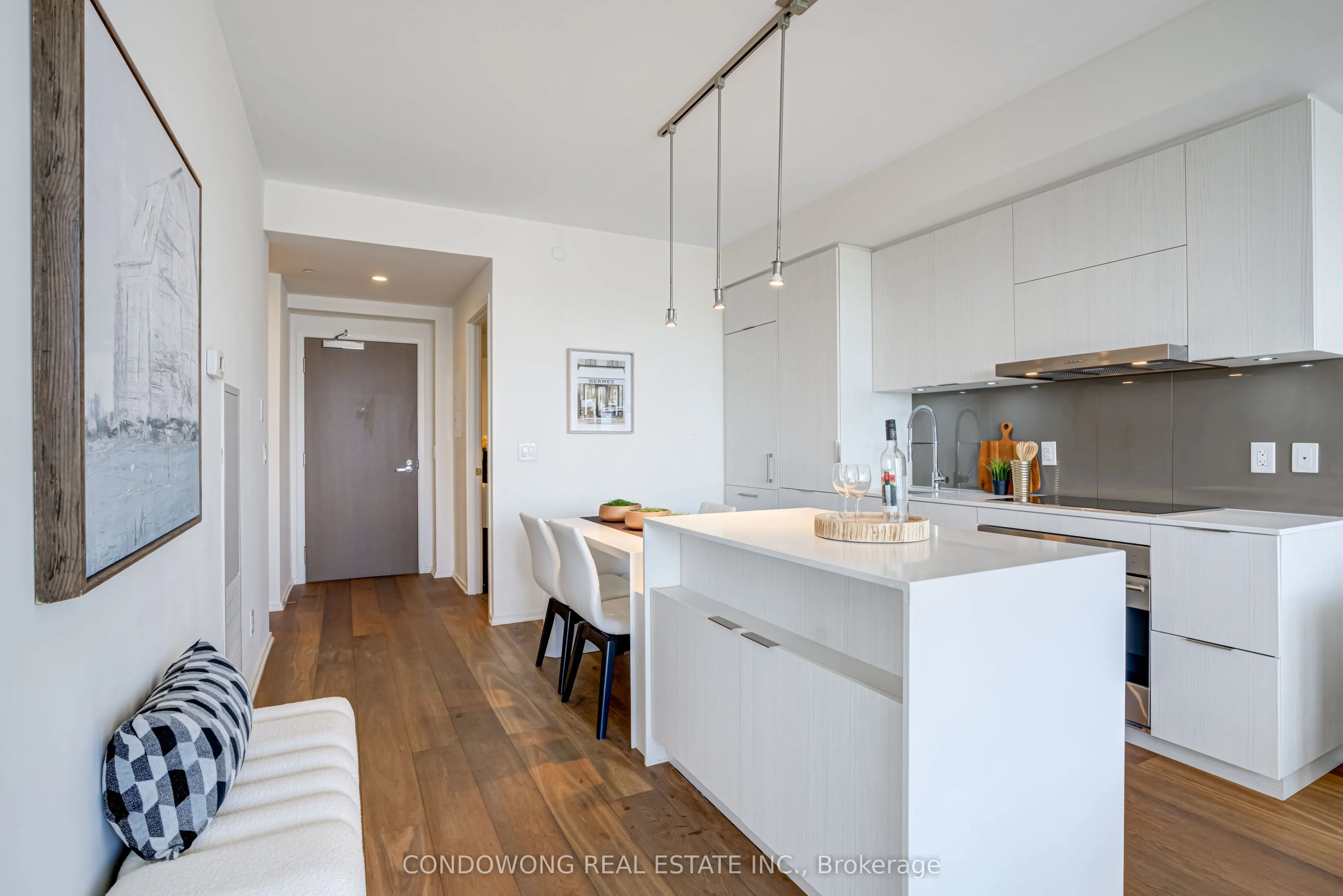 1 Bloor Street E #4710