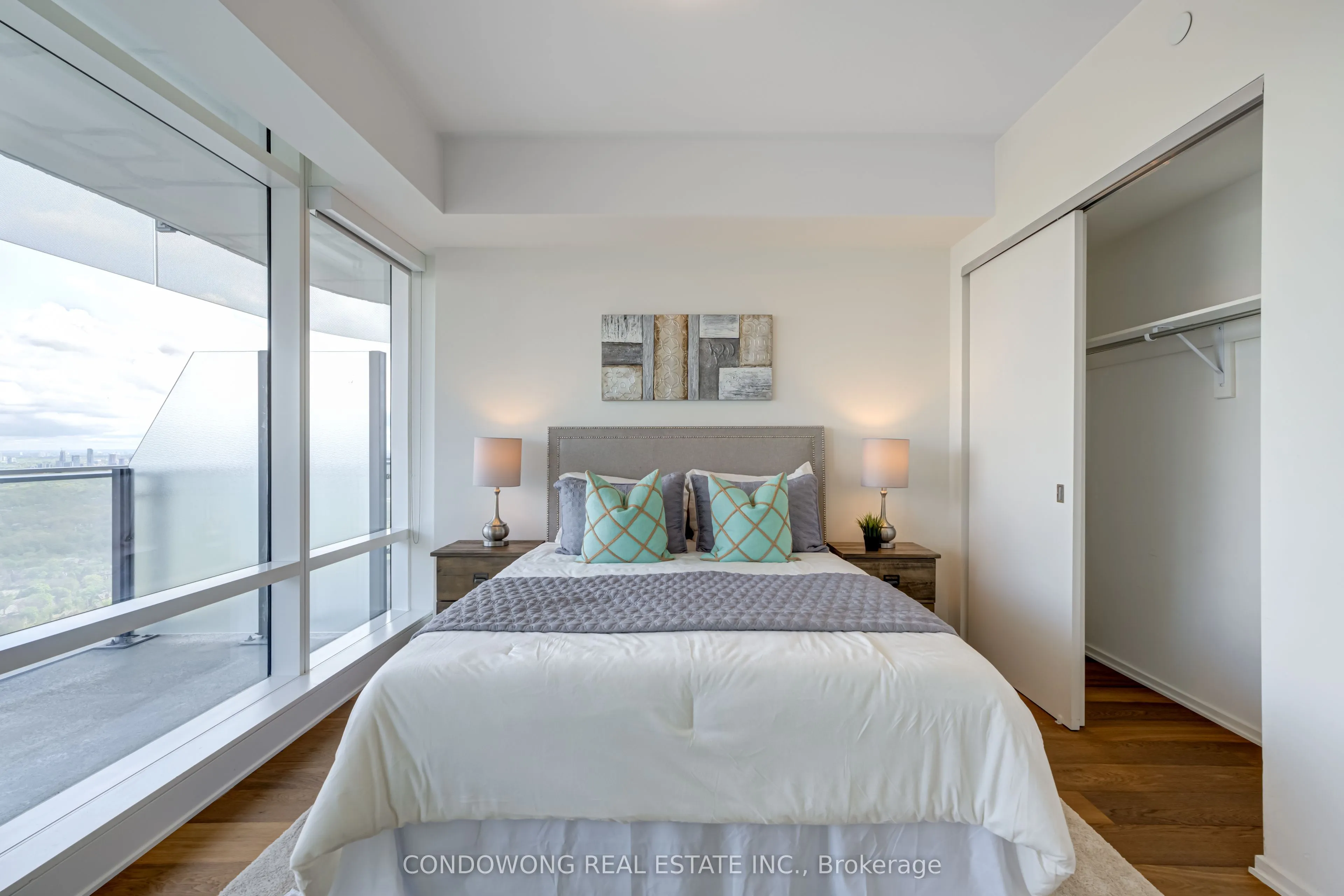 1 Bloor Street E #4710