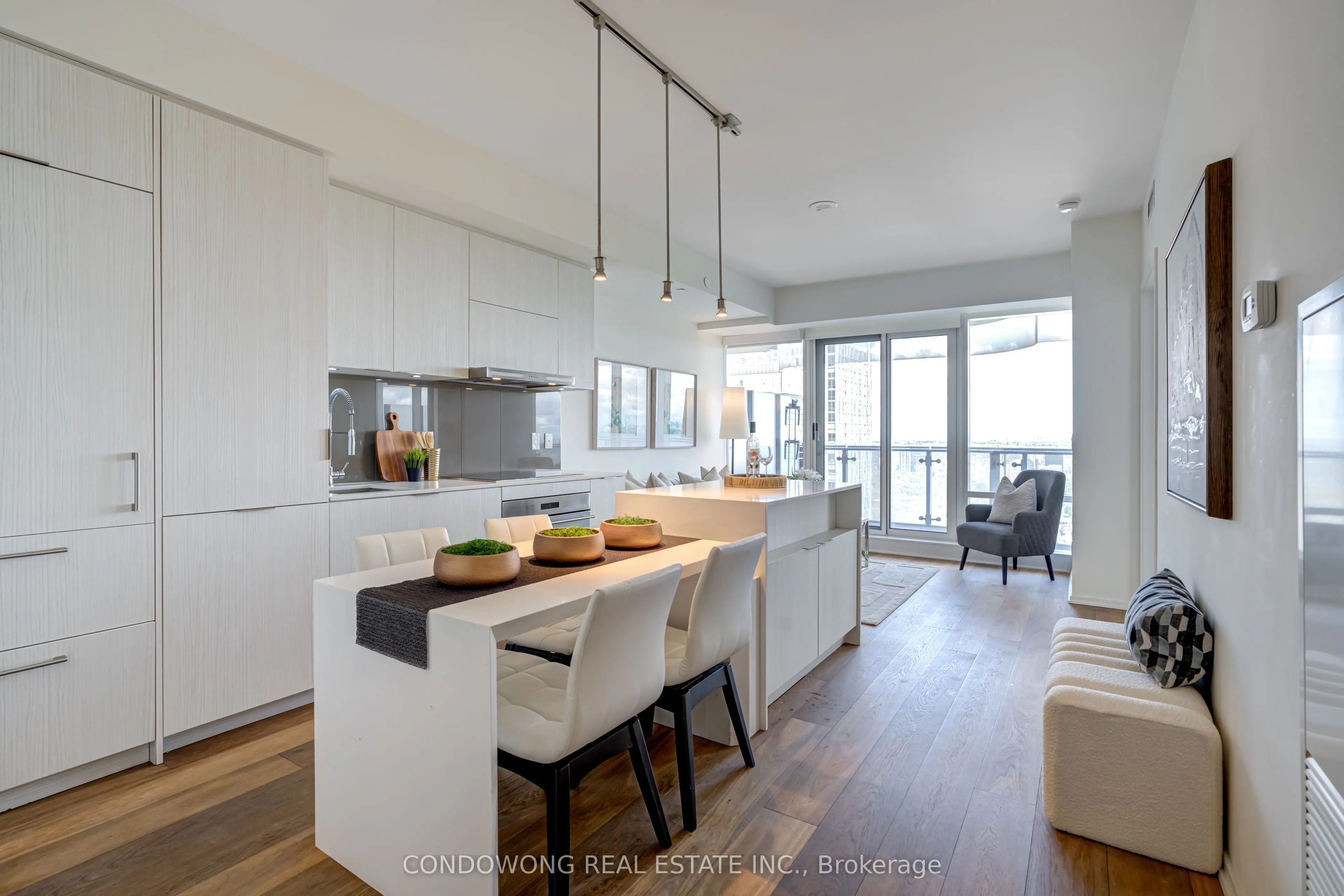 1 Bloor Street E #4710