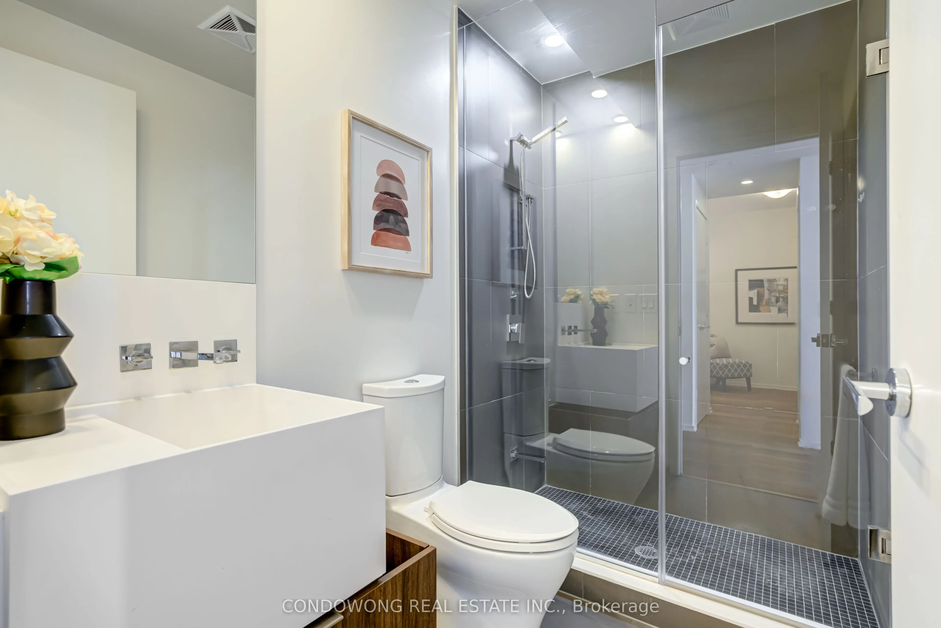 1 Bloor Street E #4710