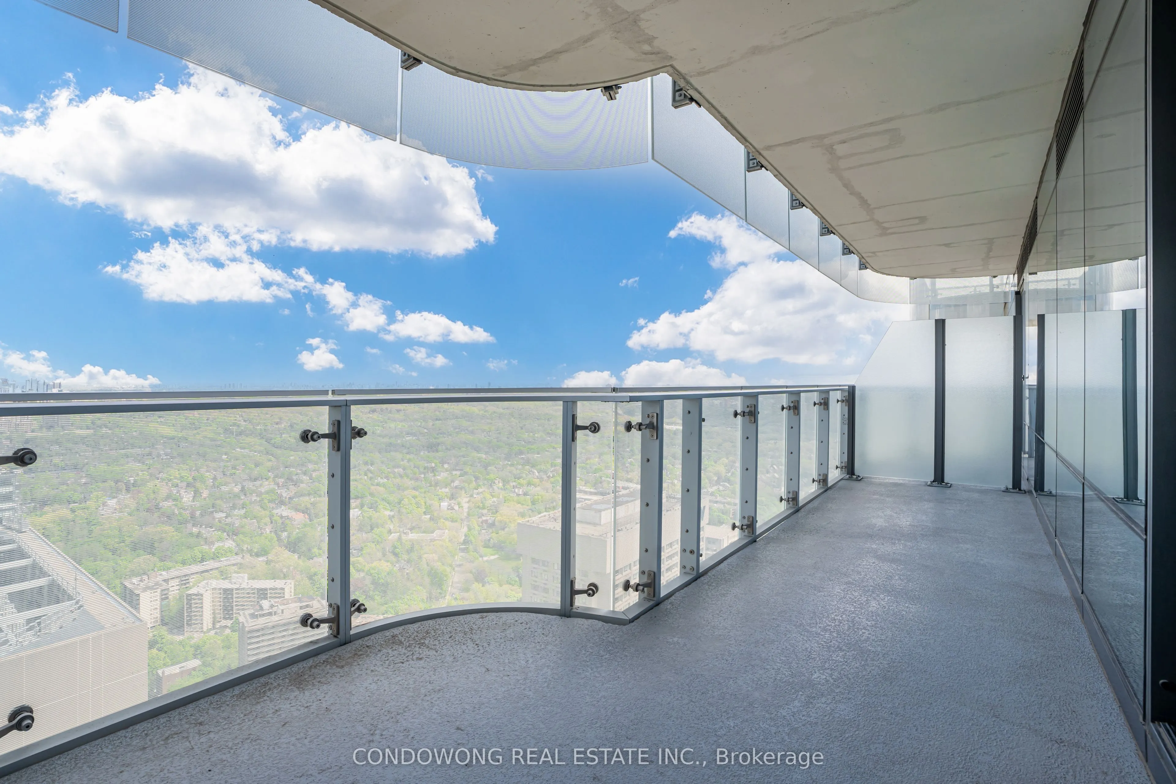 1 Bloor Street E #4710