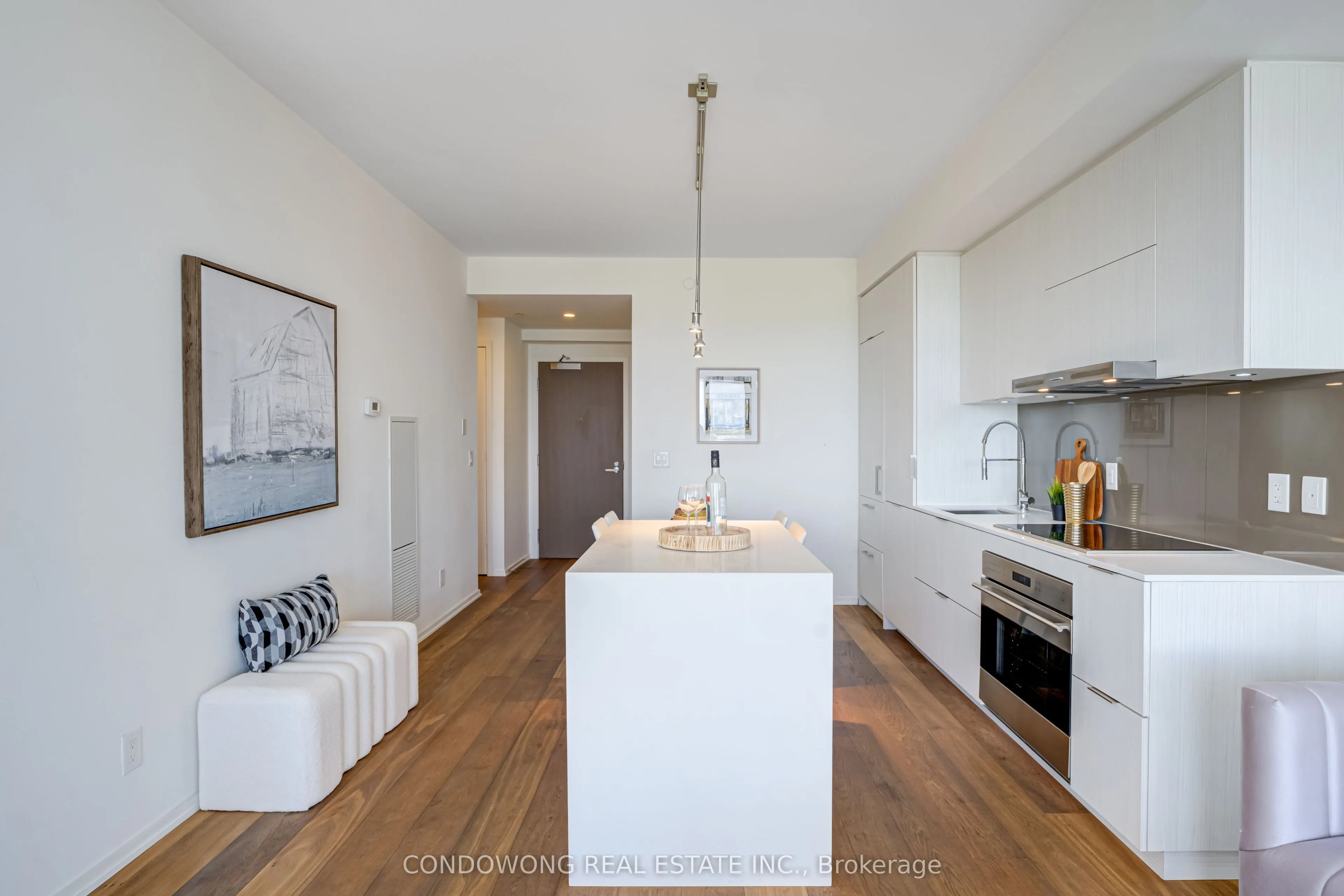 1 Bloor Street E #4710
