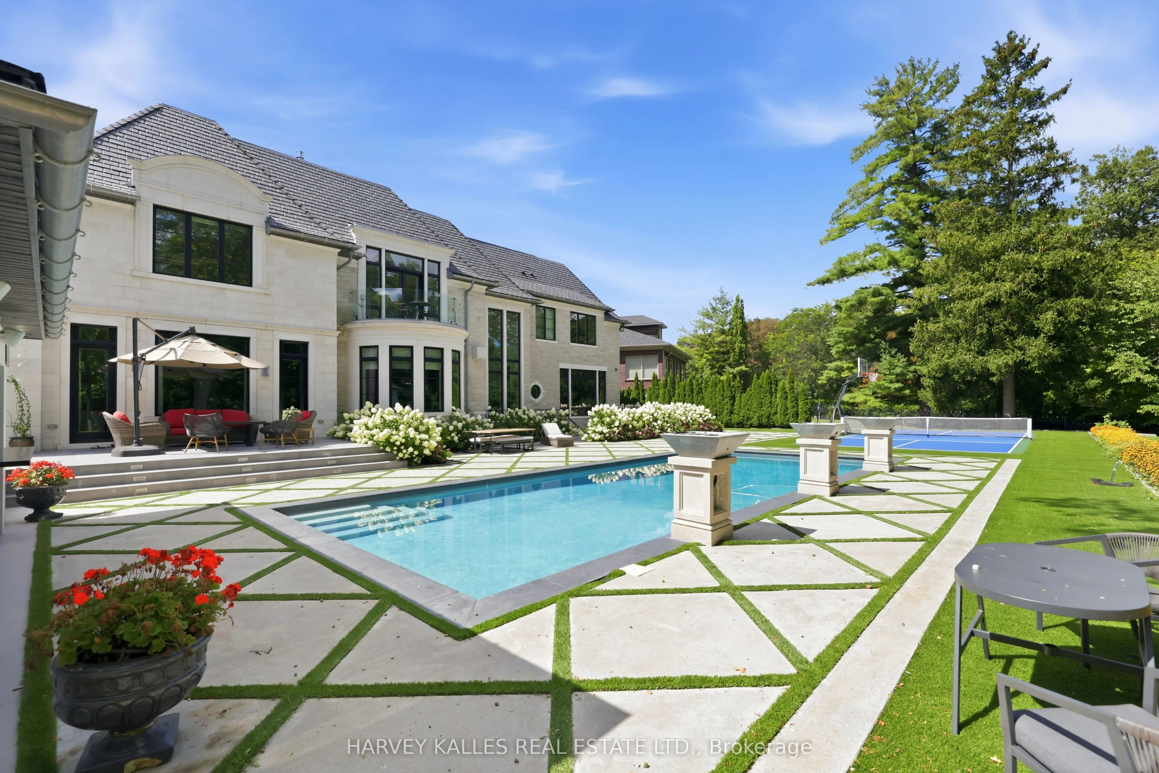 126 Sandringham Drive