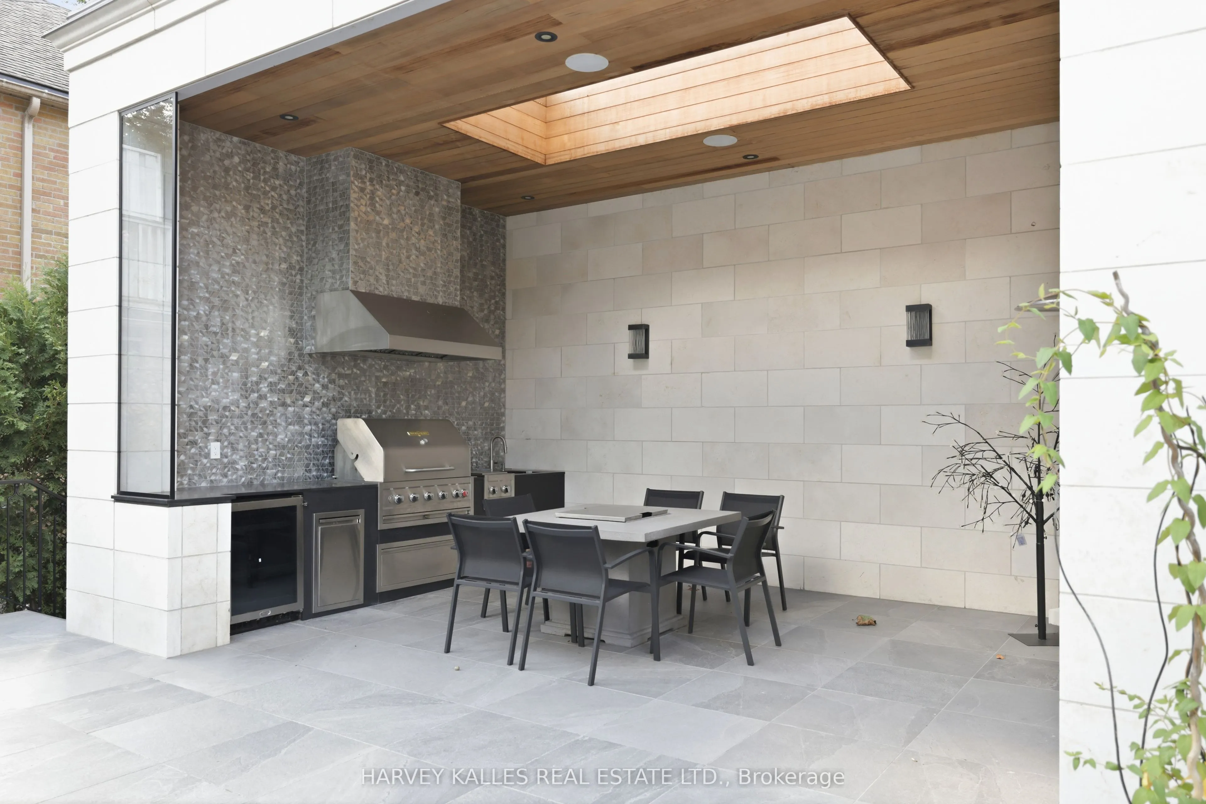 126 Sandringham Drive
