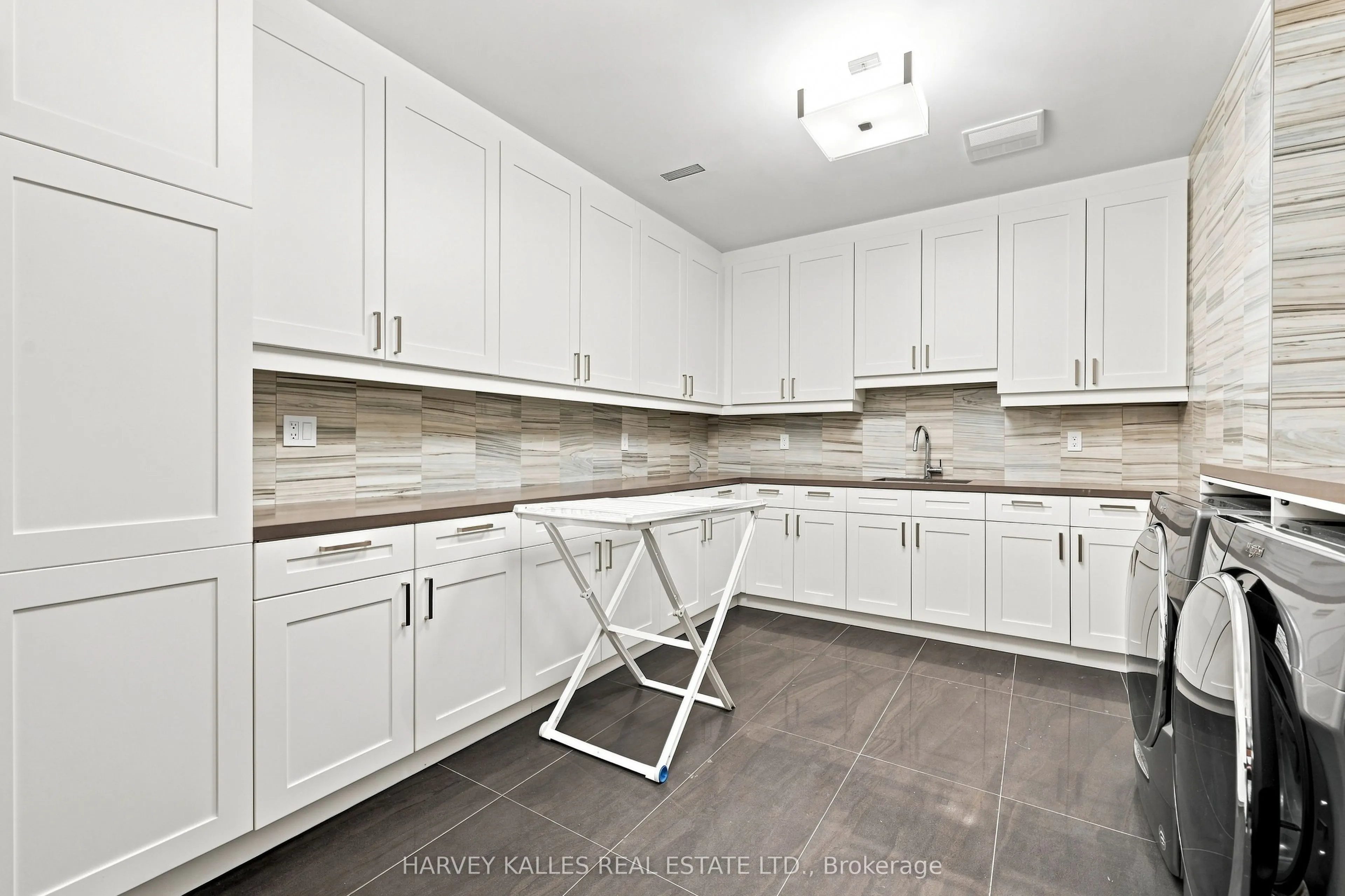 126 Sandringham Drive