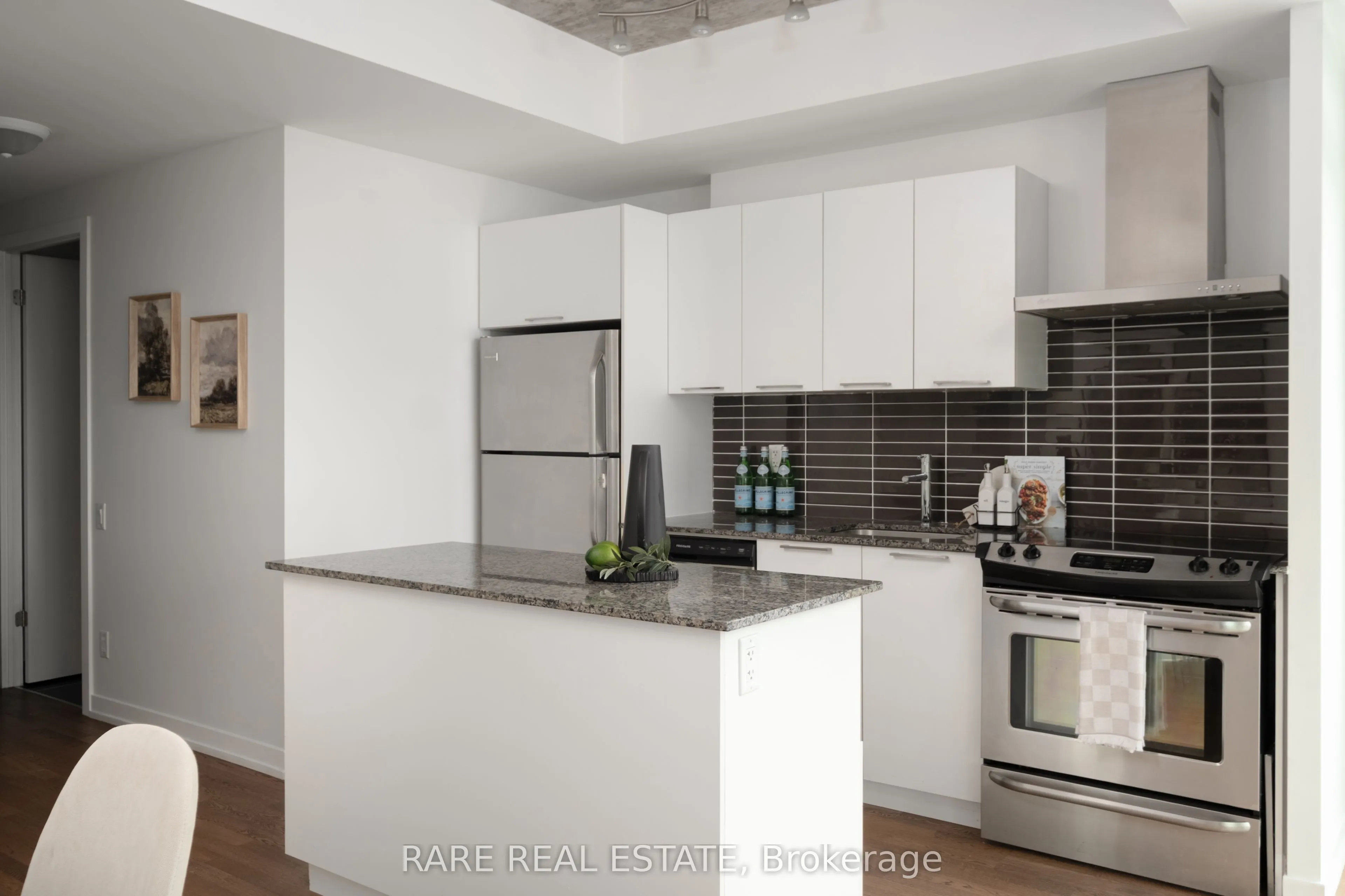 95 Bathurst Street #919