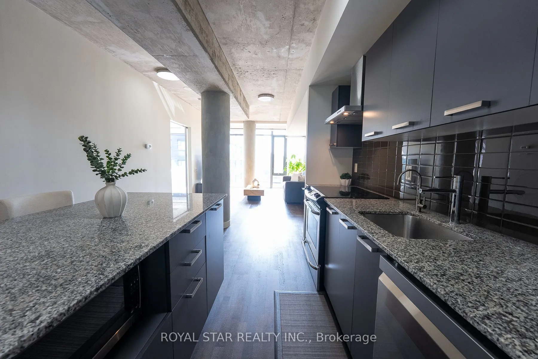 95 Bathurst Street #623