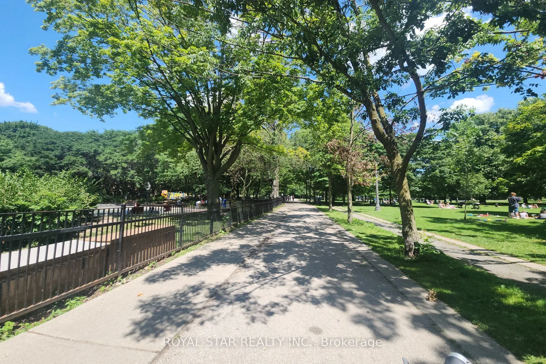 95 Bathurst Street #623