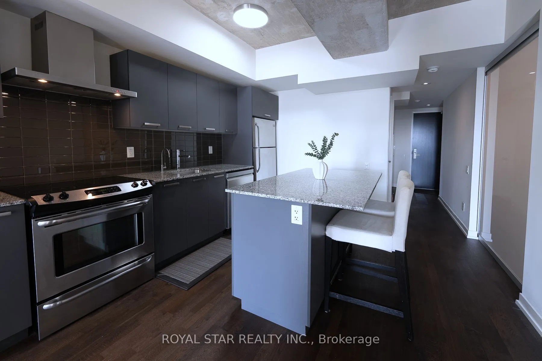 95 Bathurst Street #623