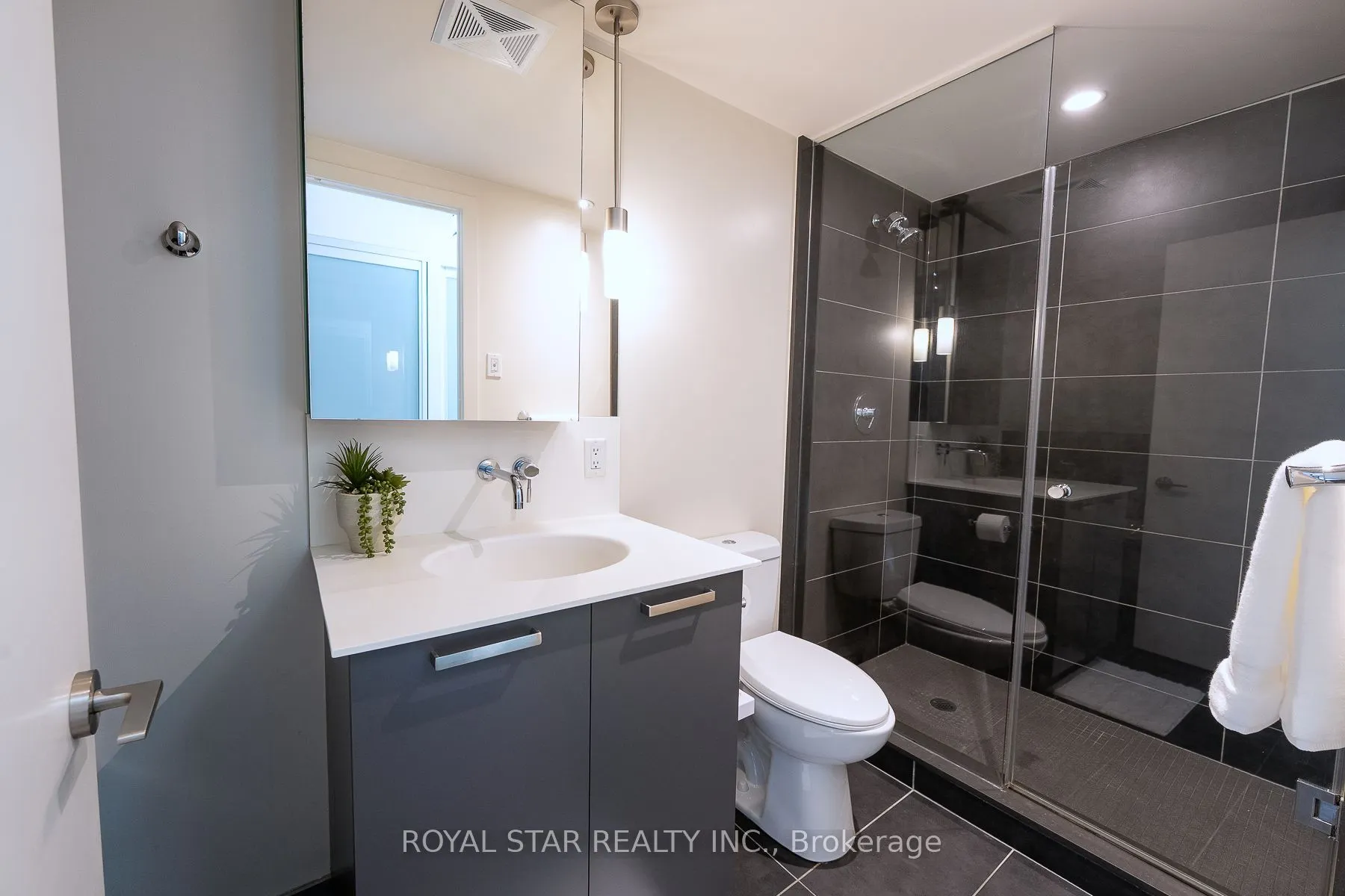 95 Bathurst Street #623