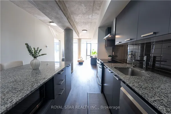 95 Bathurst Street #623