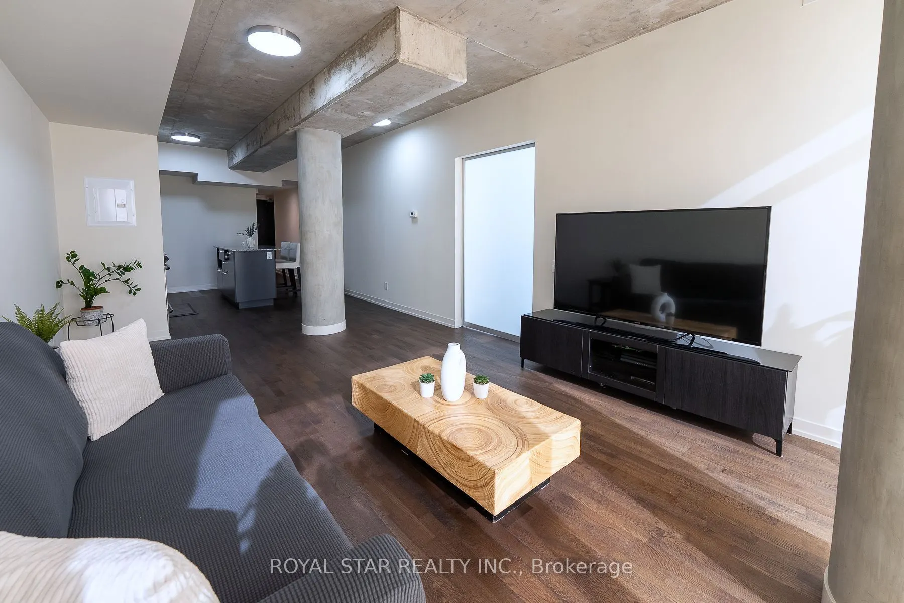 95 Bathurst Street #623