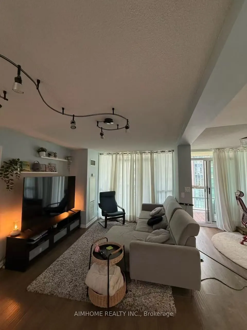 509 Beecroft Road #1202