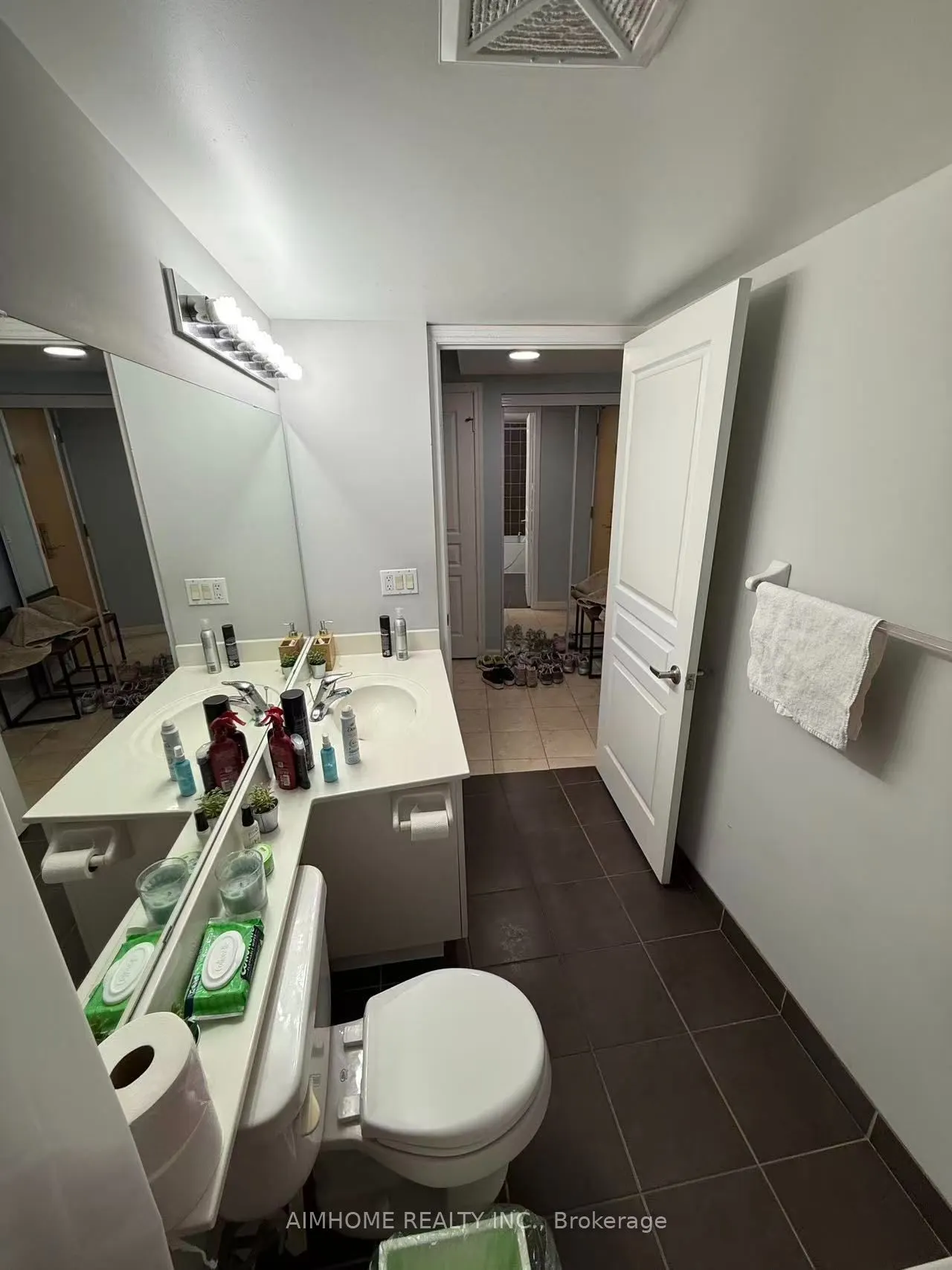 509 Beecroft Road #1202