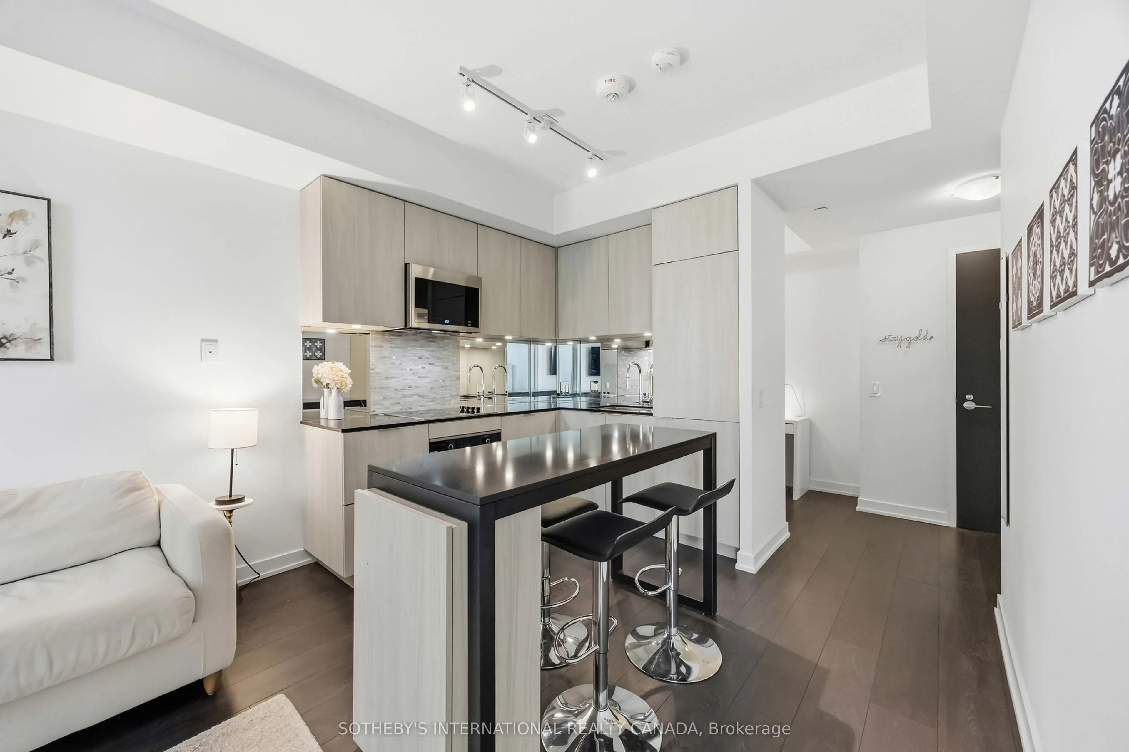 609 Avenue Road #1410