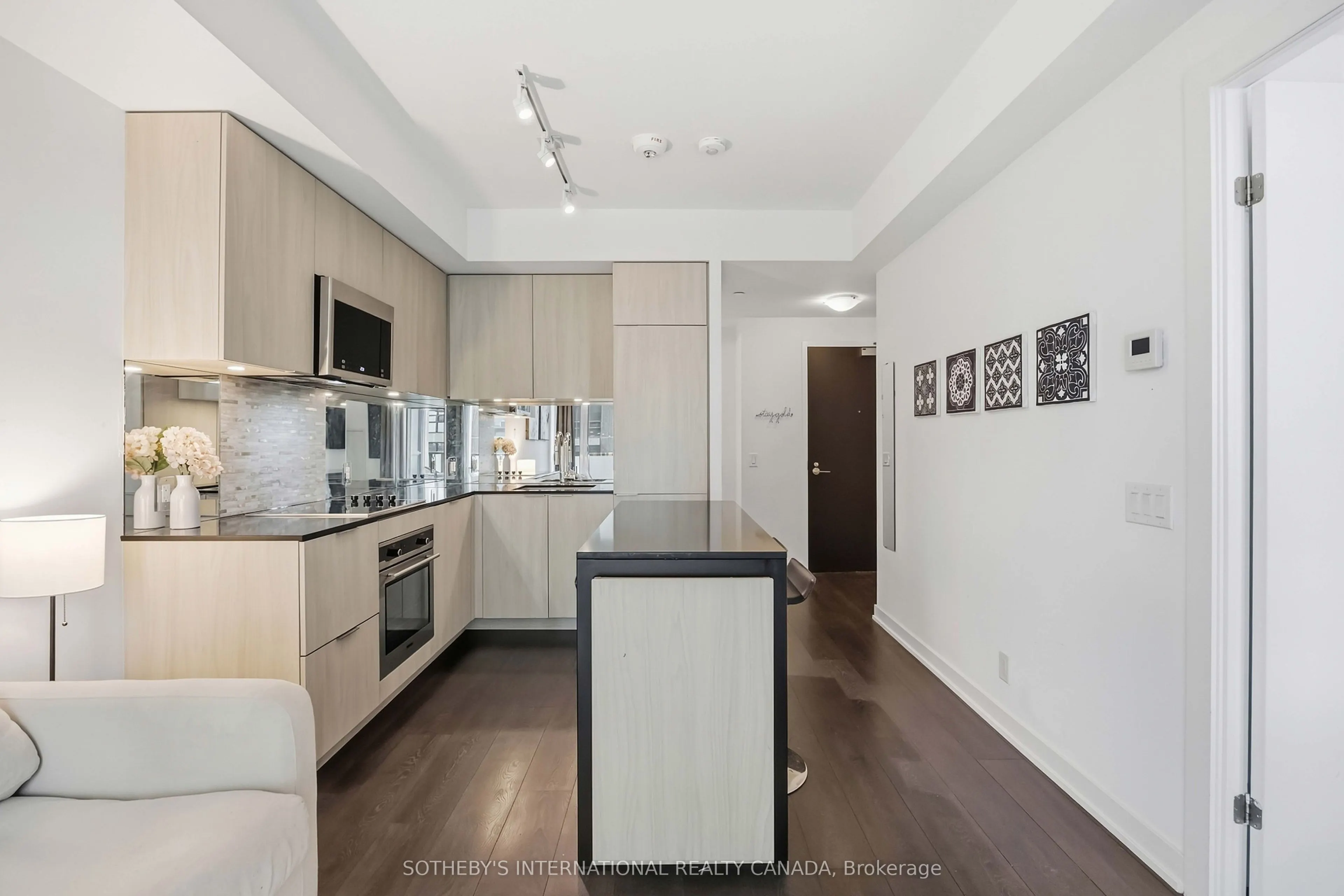609 Avenue Road #1410