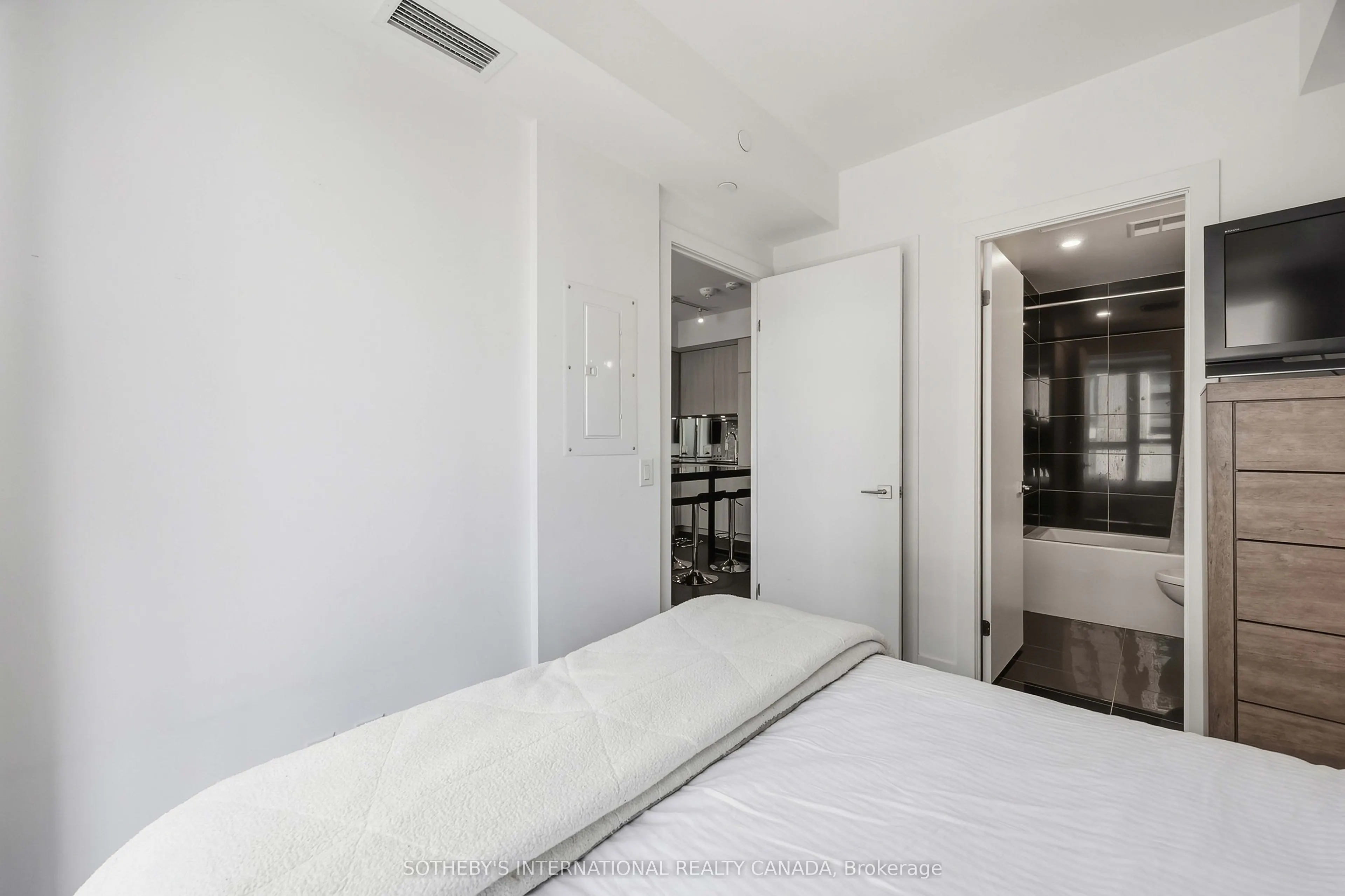 609 Avenue Road #1410